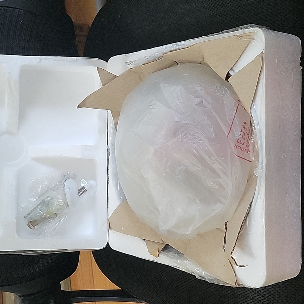 MaxLite Ceiling Fixture NIB - Picture 3 of 7